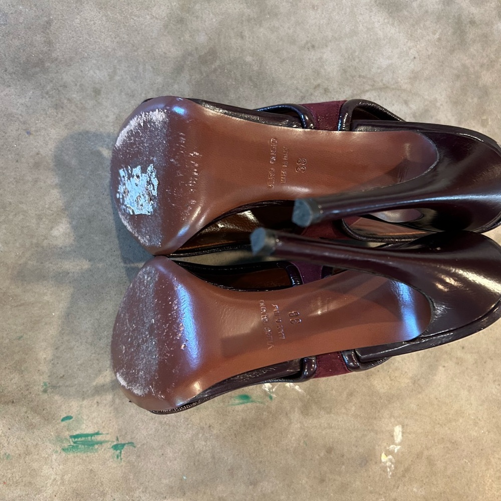 Heels - Picture 3 of 3